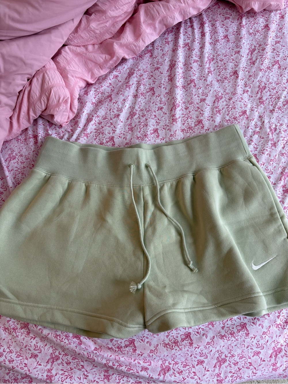 NWT Nike Women’s Green Loose Fit High Rise Fleece Shorts SZ XL